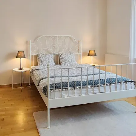 Filinhome Stefanovica 7 *